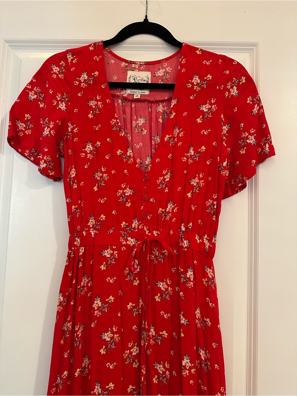 Sunday Mi Amor XS Red Floral Short Sleeve Midi Dress - Picture 2 of 10